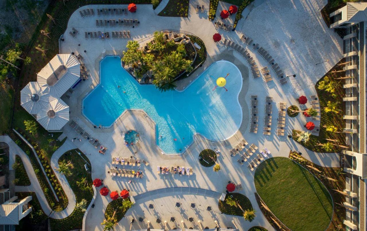 Avanti Palms Resort Pool