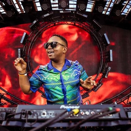 How Shimza Manages to Satisfy the Crowd's Demands 